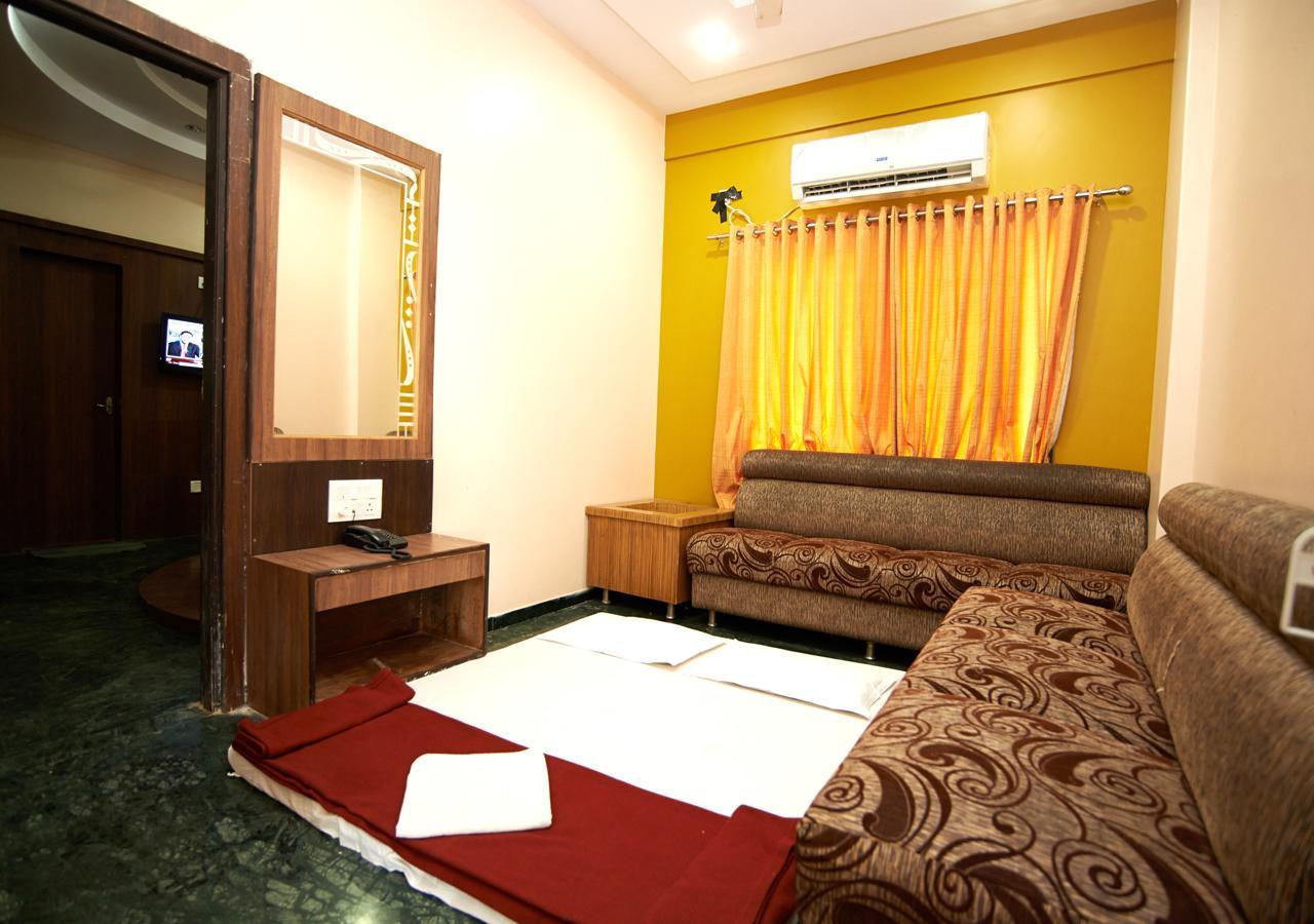 Hotel Three G Shirdi Buitenkant foto