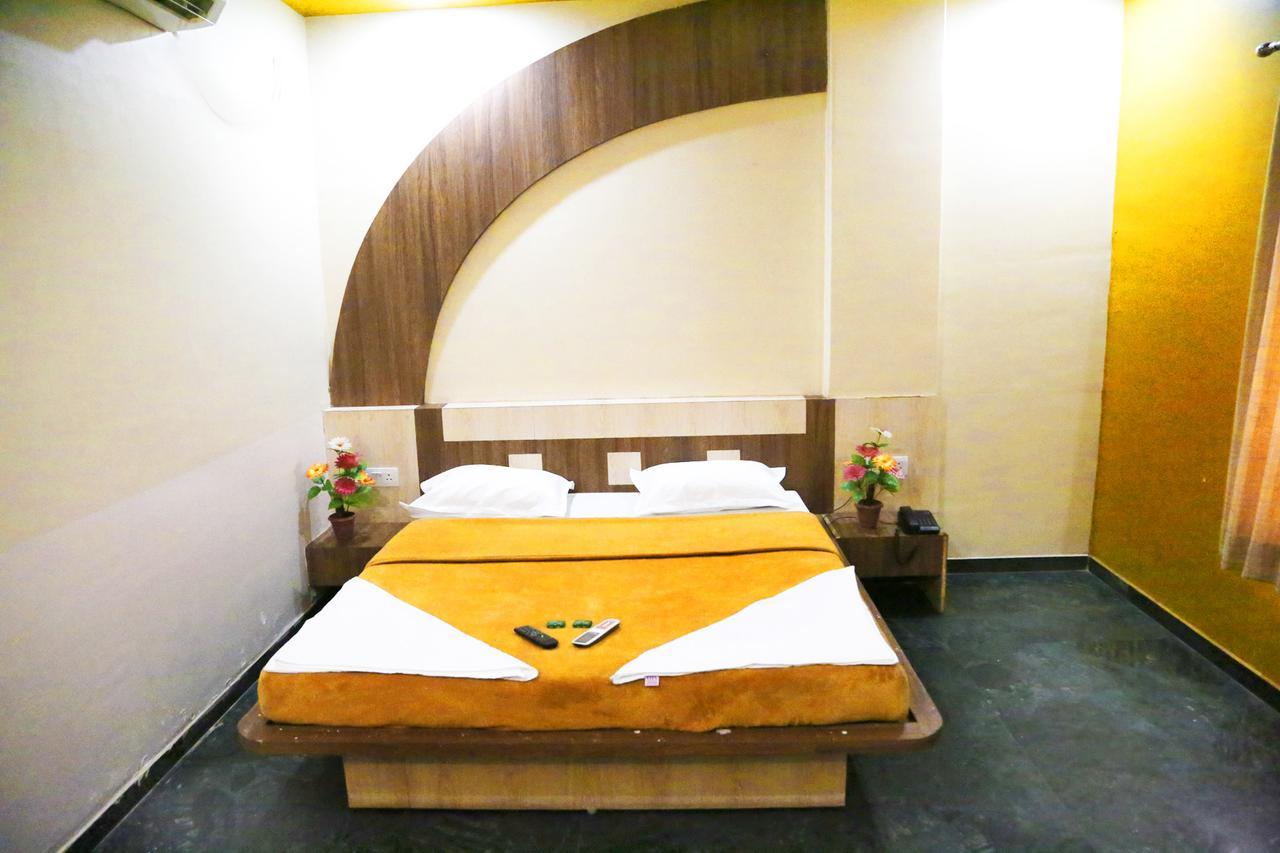 Hotel Three G Shirdi Buitenkant foto